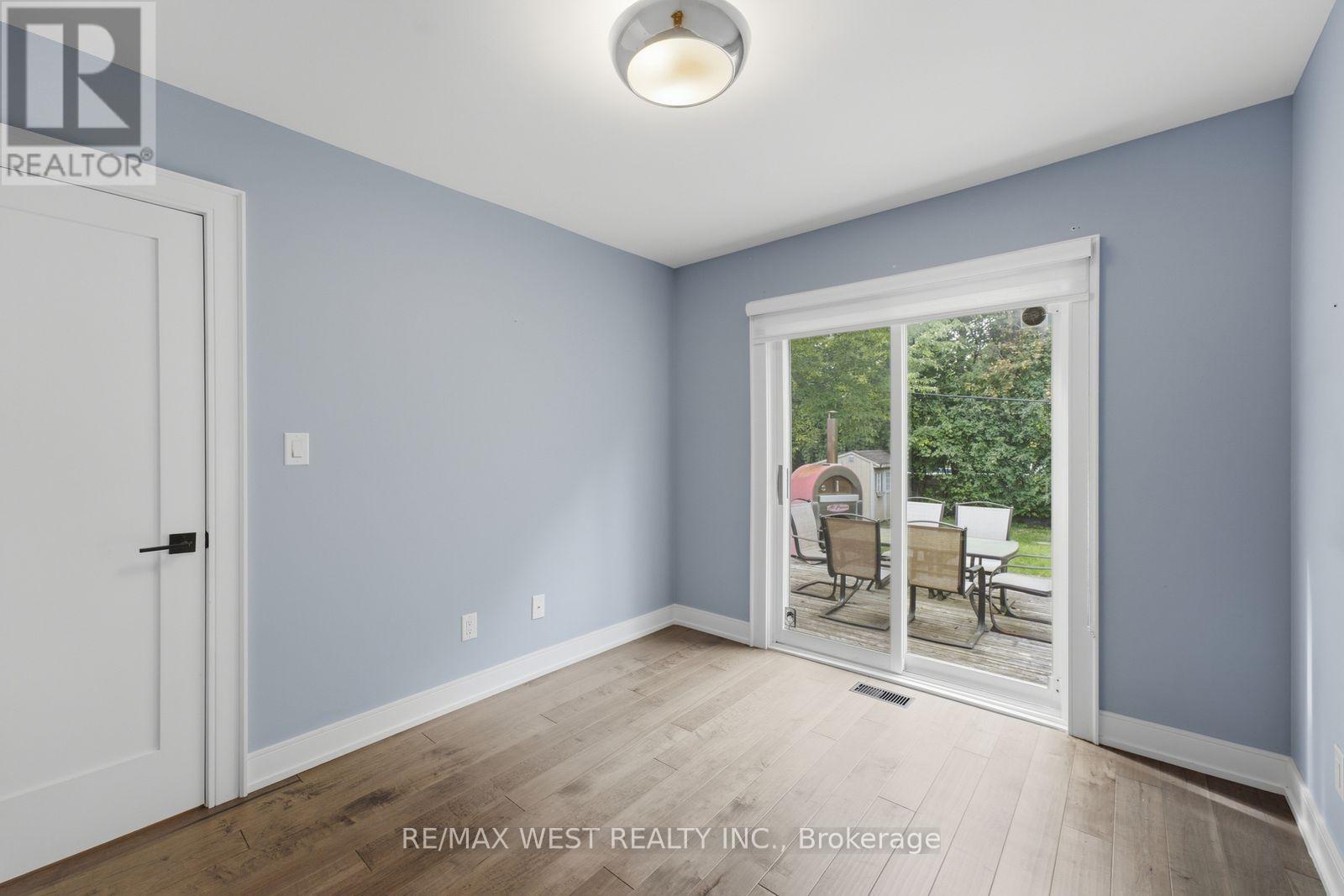 56 Seaton Drive, Aurora, ON