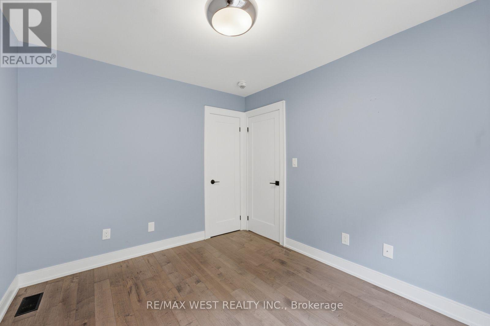 56 Seaton Drive, Aurora, ON
