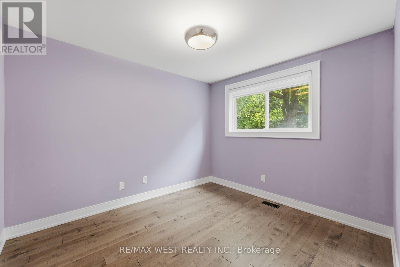 56 Seaton Drive, Aurora, ON
