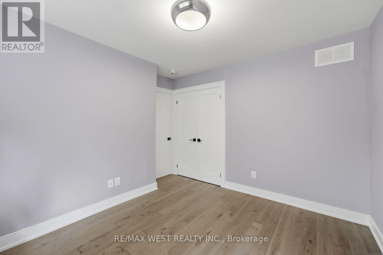 56 Seaton Drive, Aurora, ON