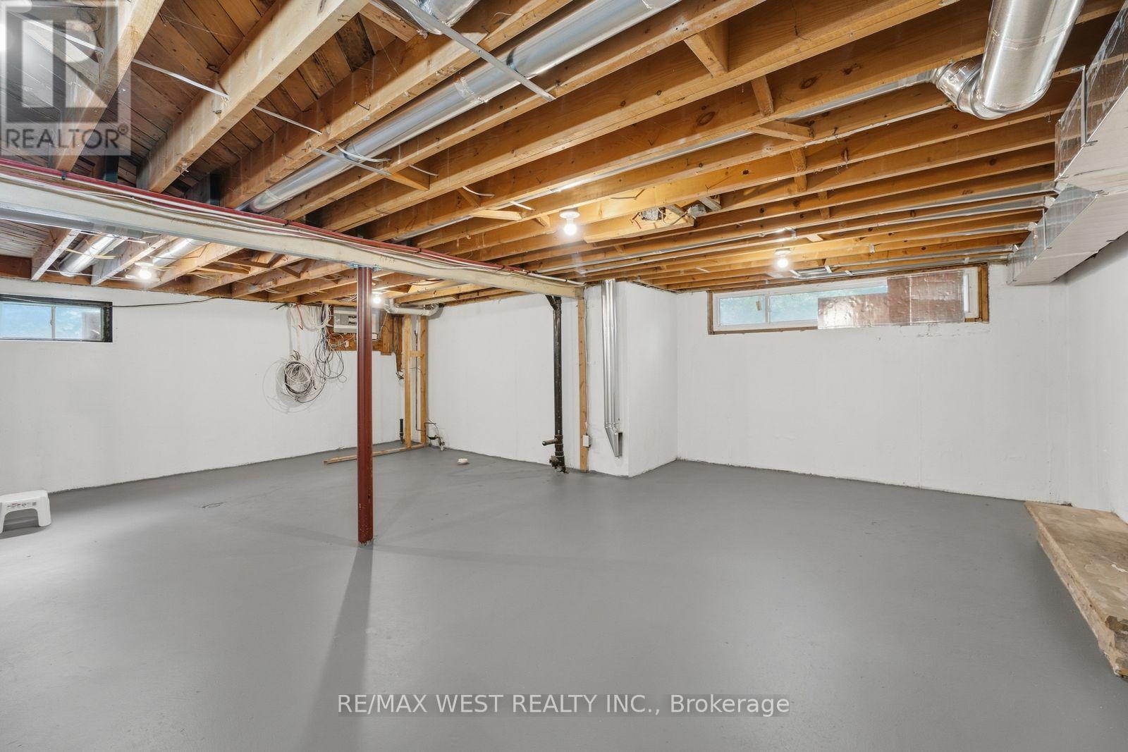 56 Seaton Drive, Aurora, ON