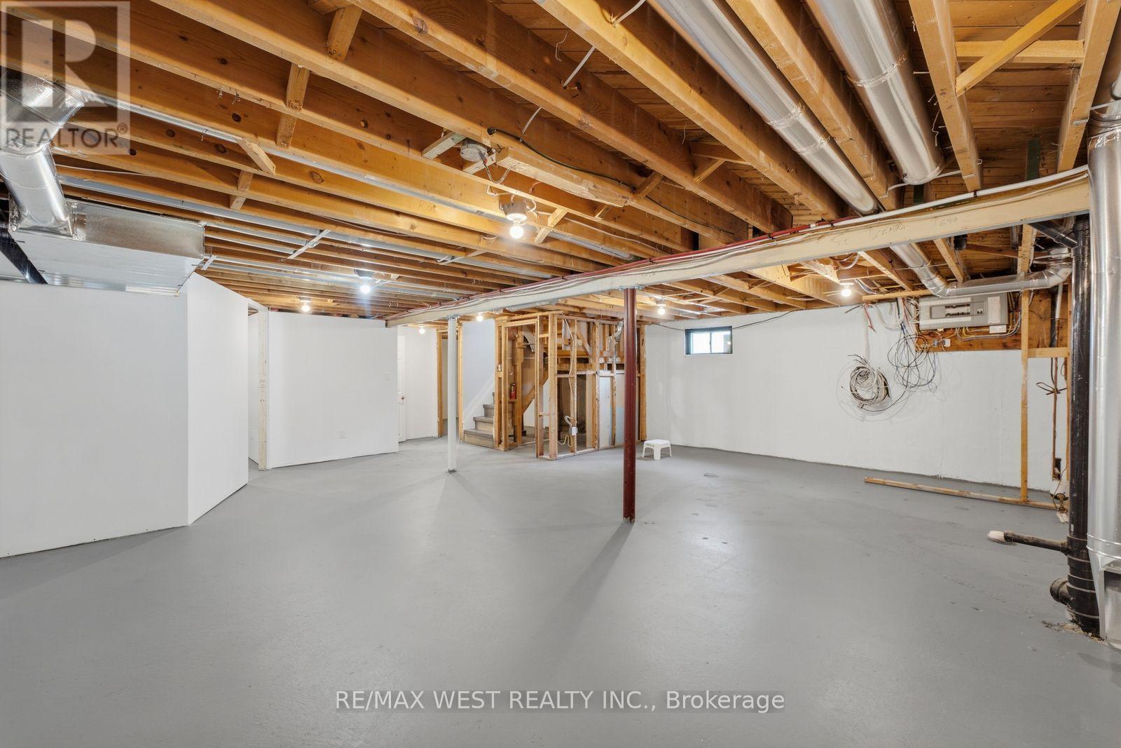56 Seaton Drive, Aurora, ON