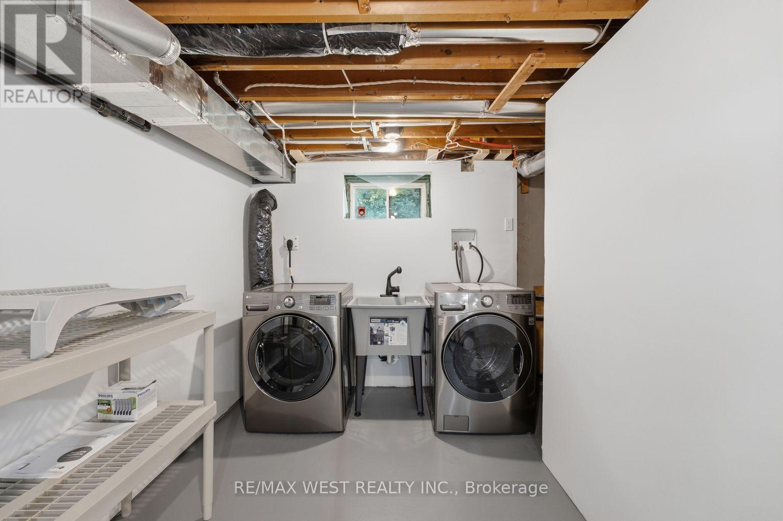 56 Seaton Drive, Aurora, ON