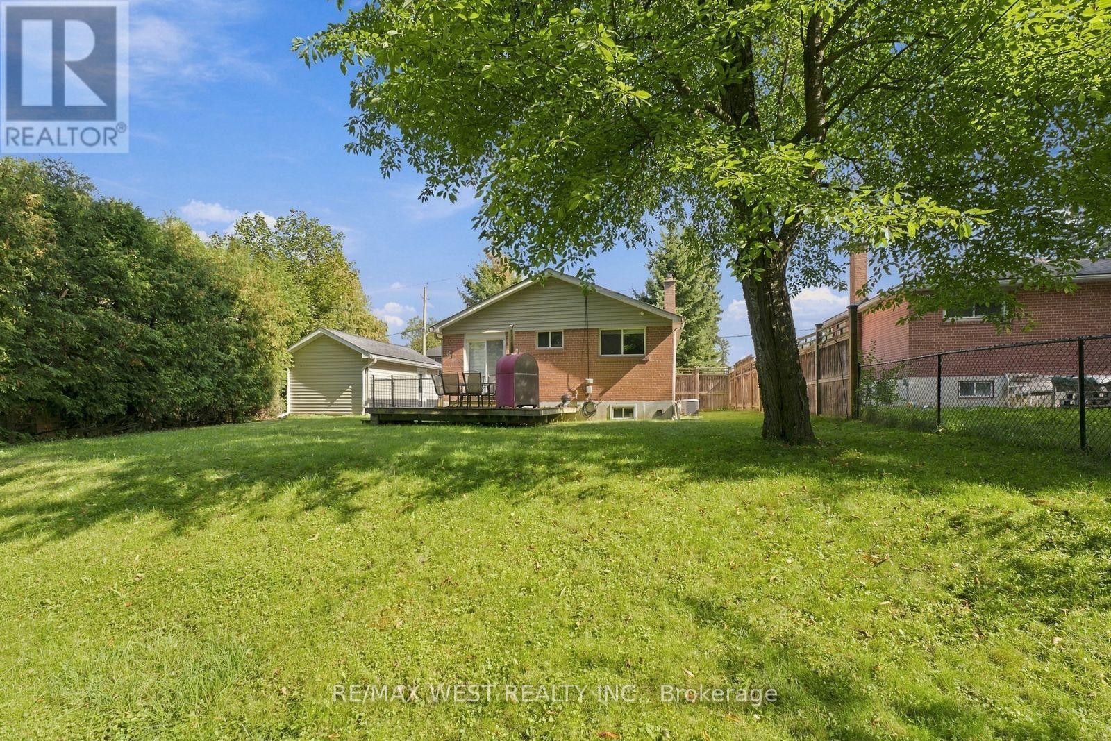 56 Seaton Drive, Aurora, ON