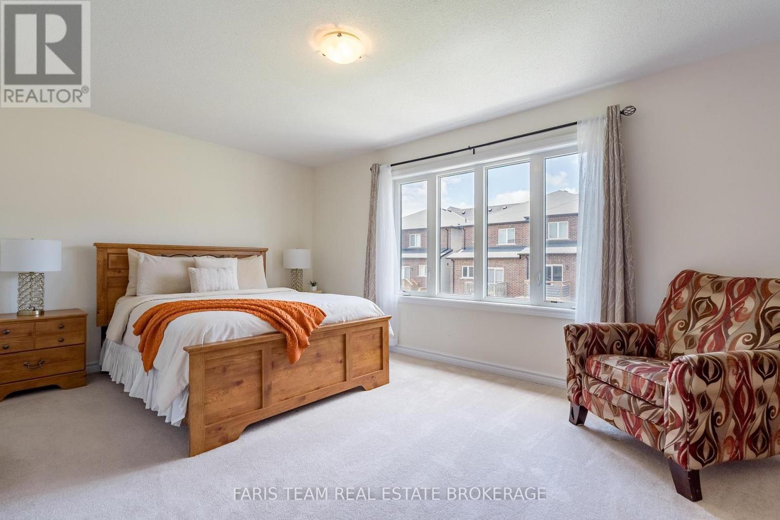 1110 Wharram Way, Innisfil, ON