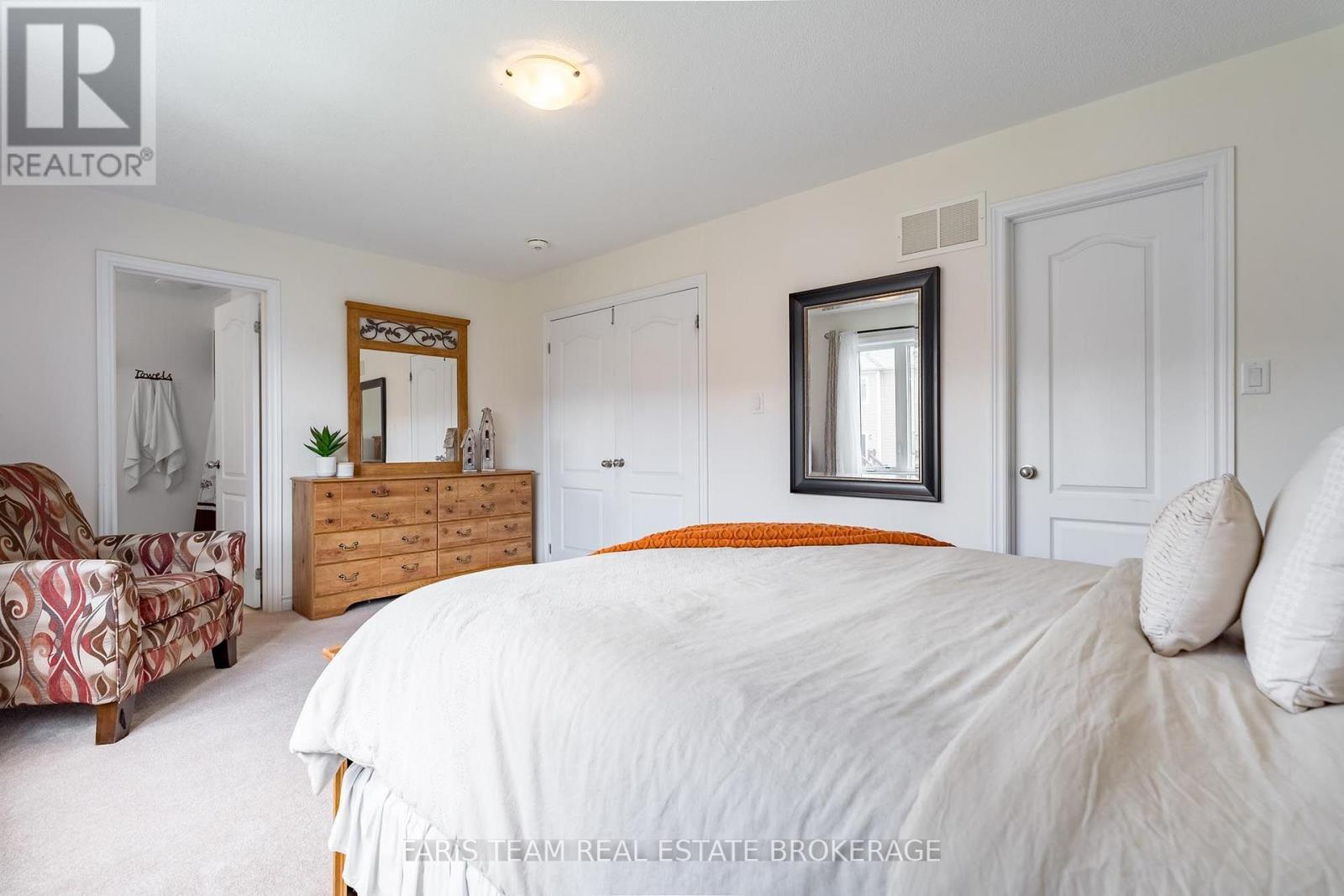 1110 Wharram Way, Innisfil, ON