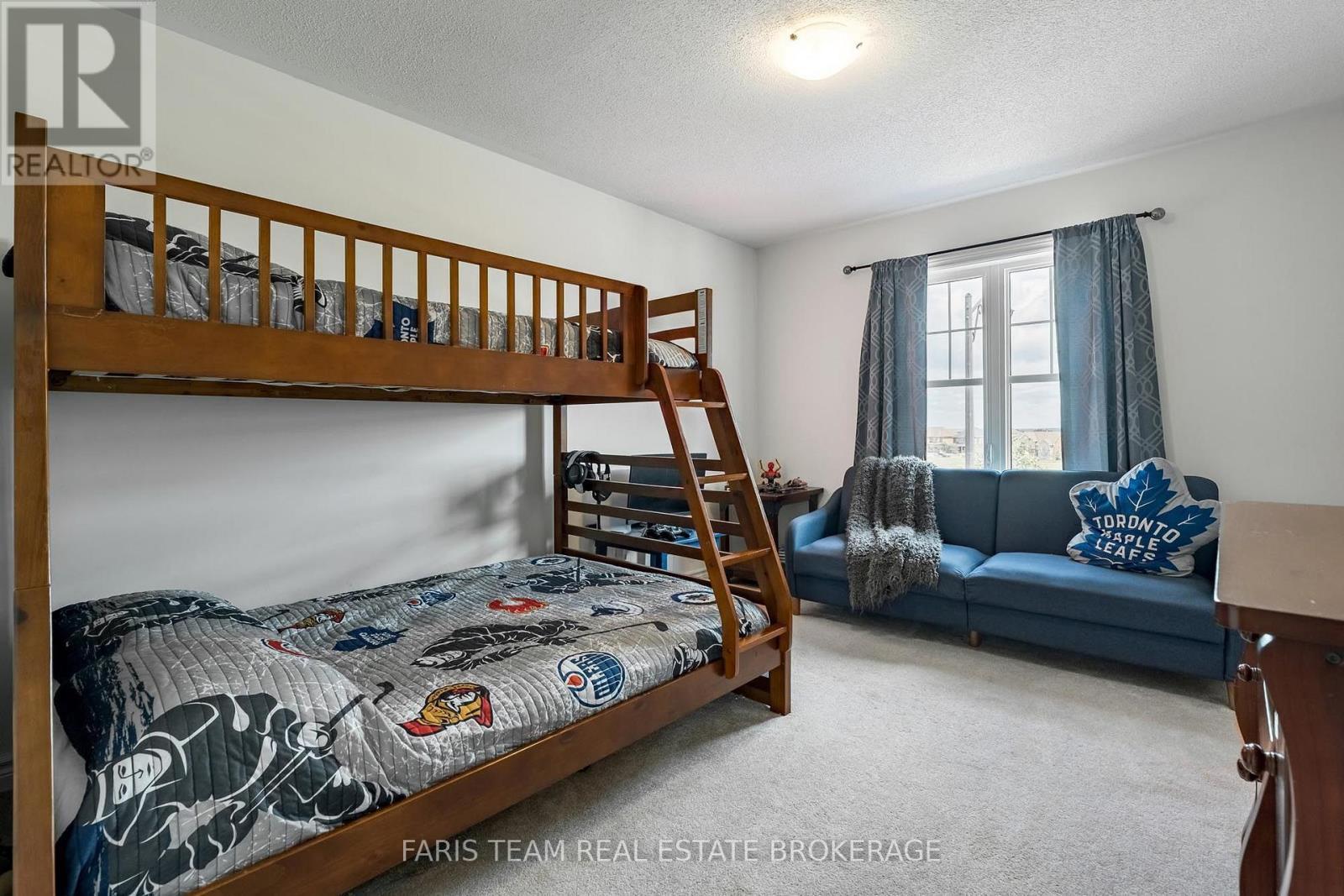 1110 Wharram Way, Innisfil, ON