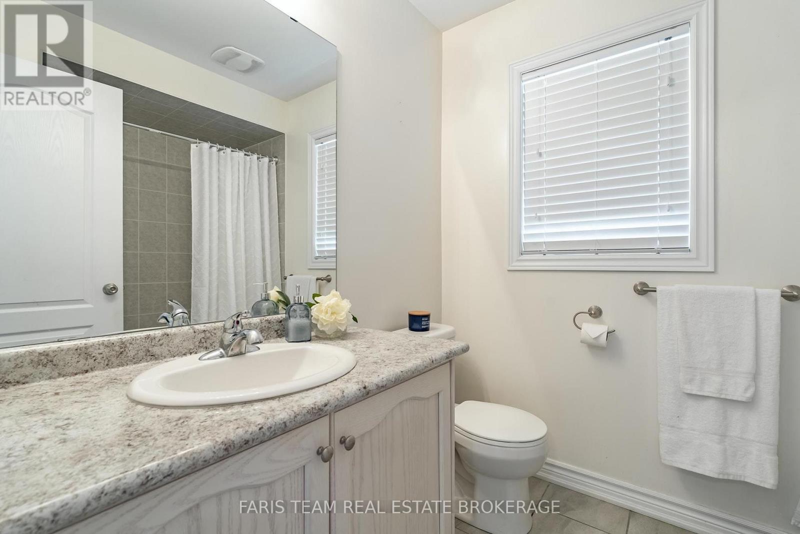 1110 Wharram Way, Innisfil, ON