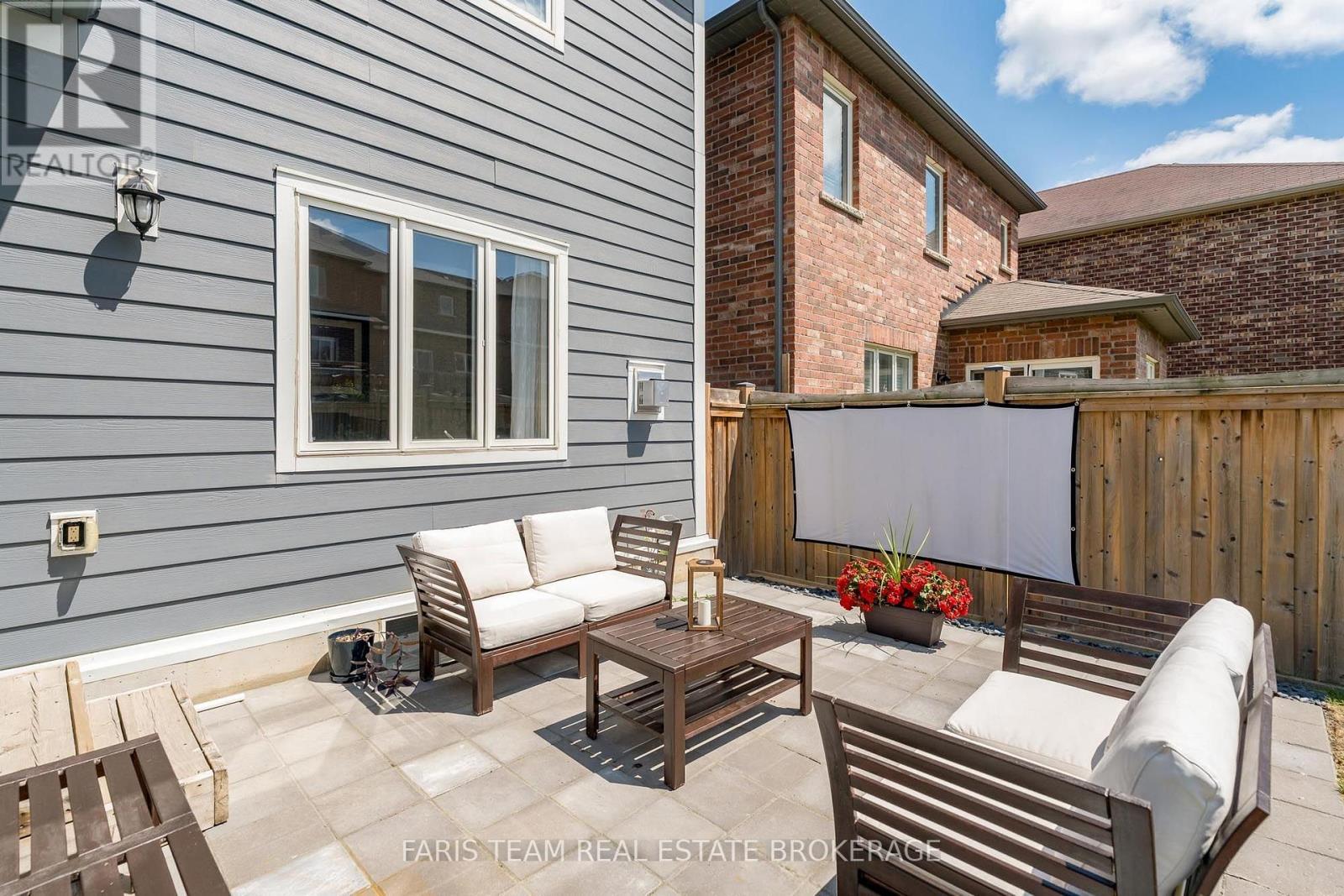 1110 Wharram Way, Innisfil, ON