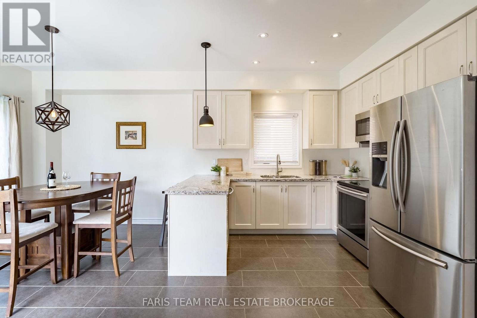 1110 Wharram Way, Innisfil, ON