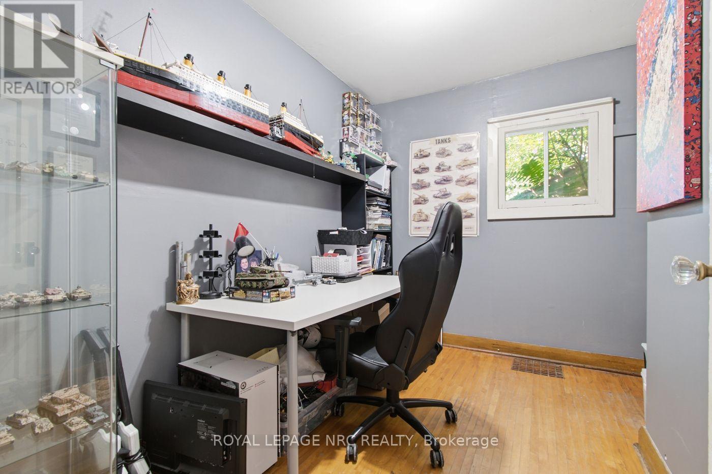Main floor bedroom #3 - 79 Carlton Street, St. Catharines (Haig), ON