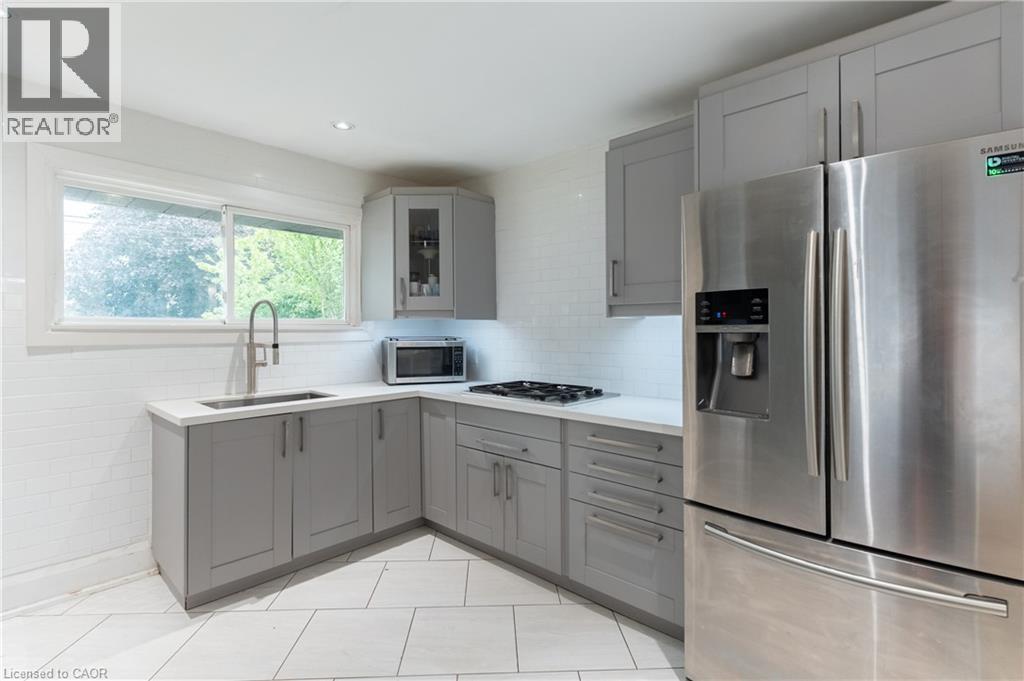 83 East 15Th Street, Hamilton, ON