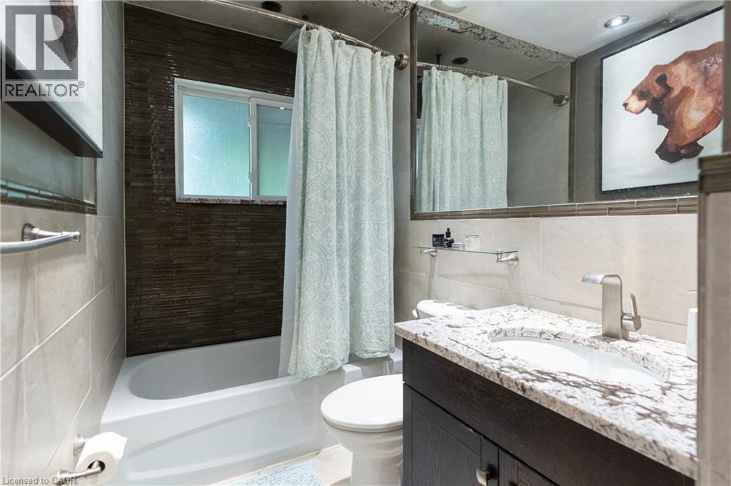 83 East 15Th Street, Hamilton, ON