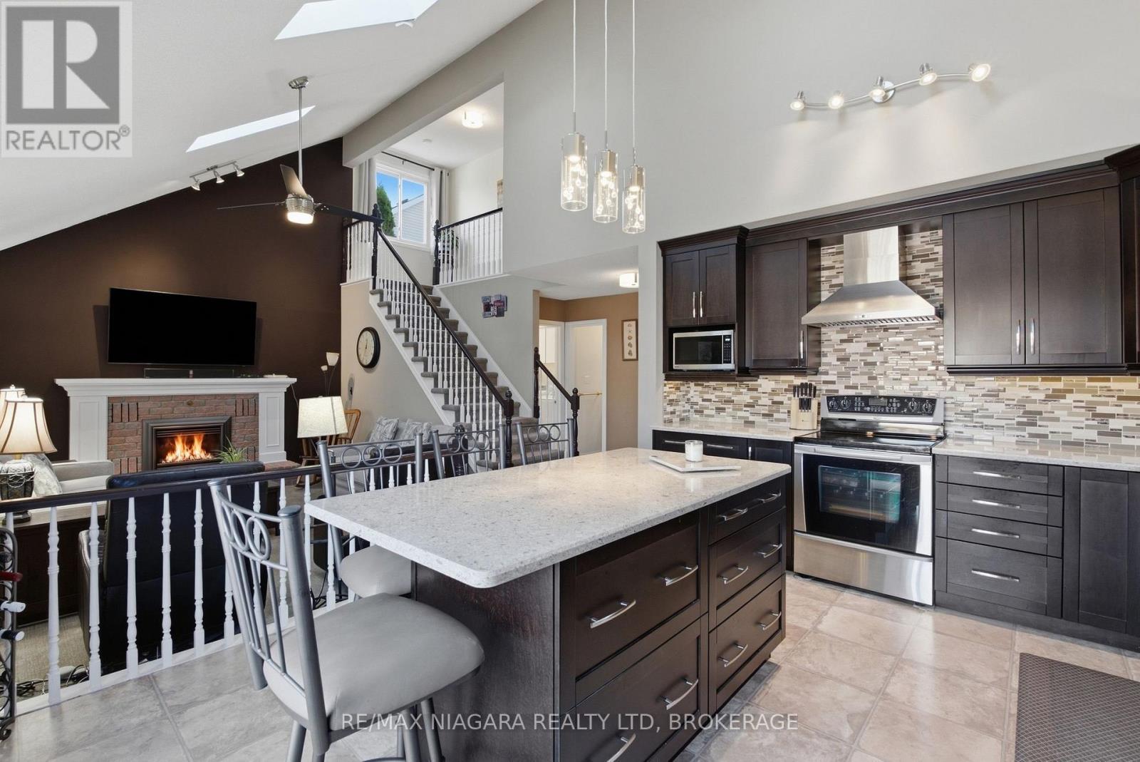 5 Thorn Place, St. Catharines (Grapeview), ON