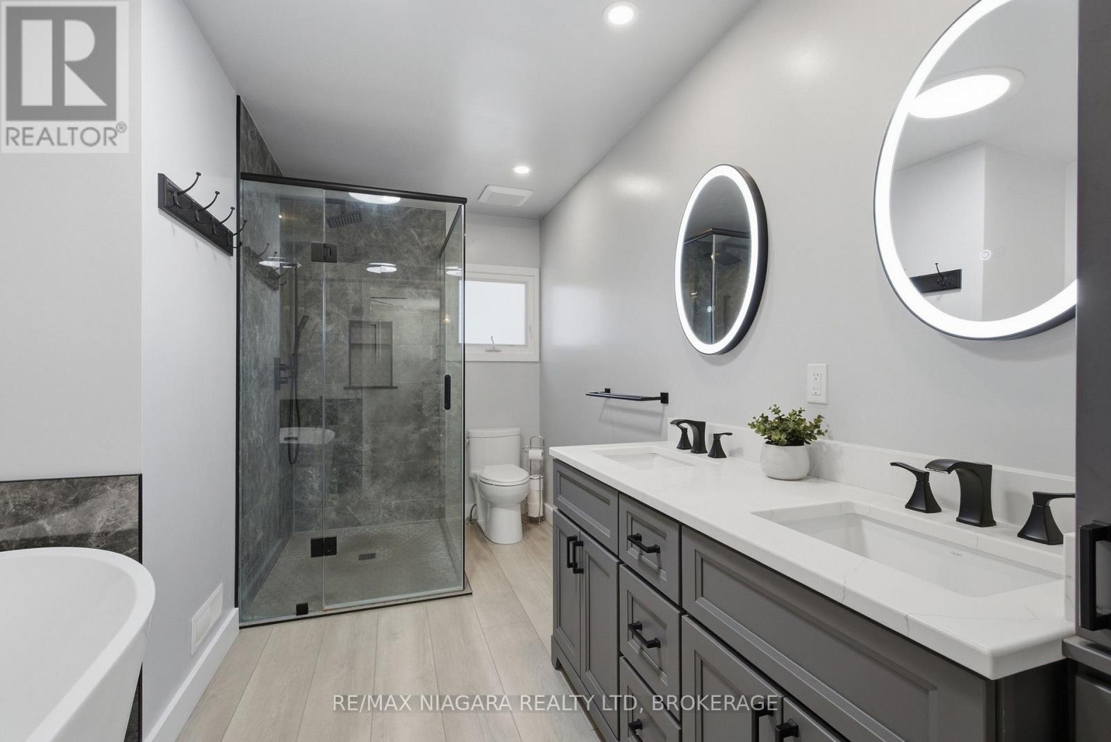 5 Thorn Place, St. Catharines (Grapeview), ON