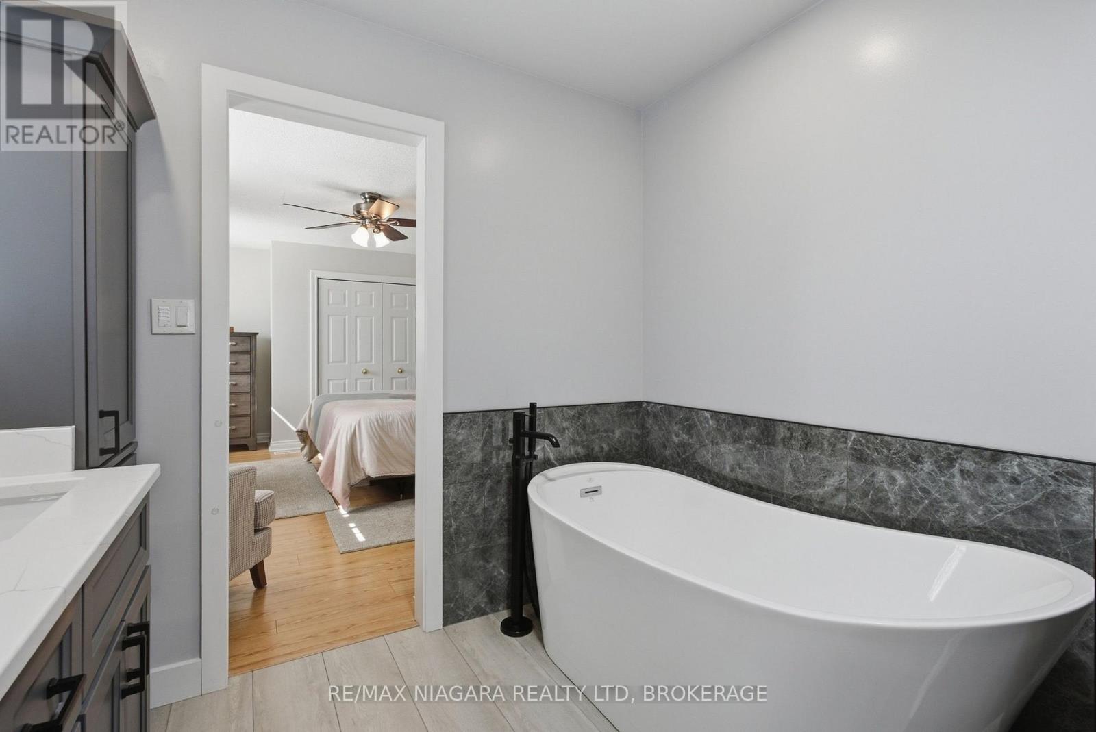 5 Thorn Place, St. Catharines (Grapeview), ON