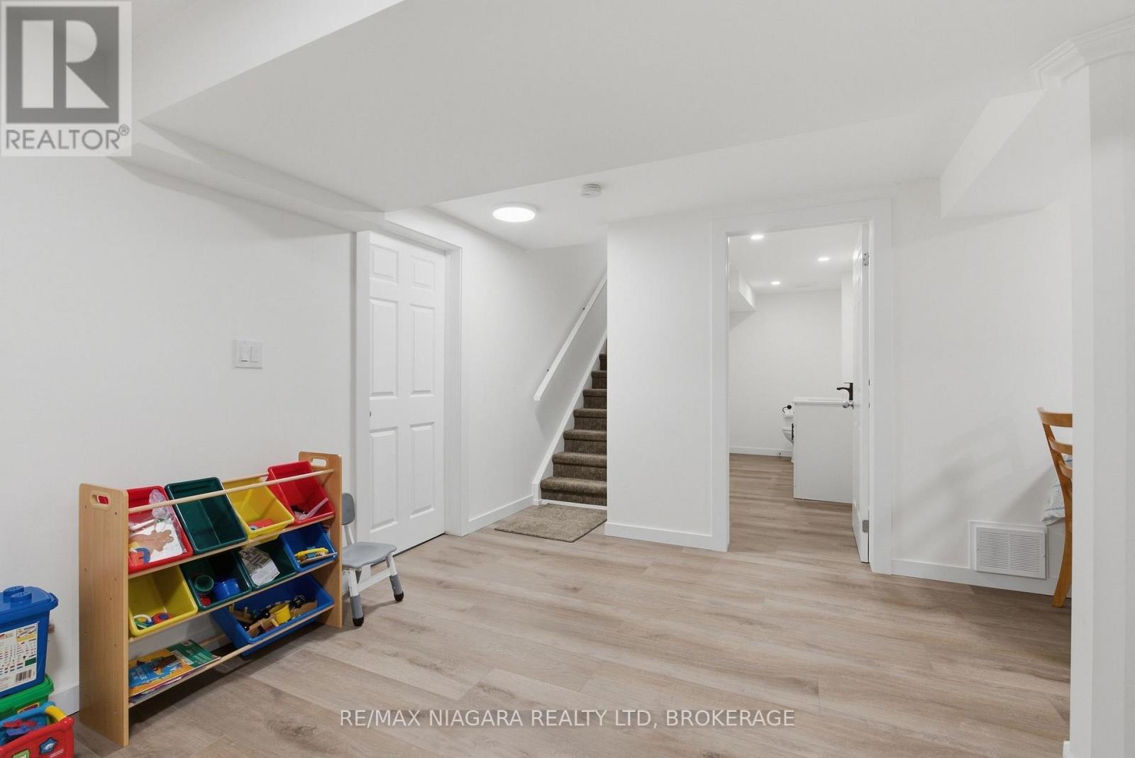 5 Thorn Place, St. Catharines (Grapeview), ON