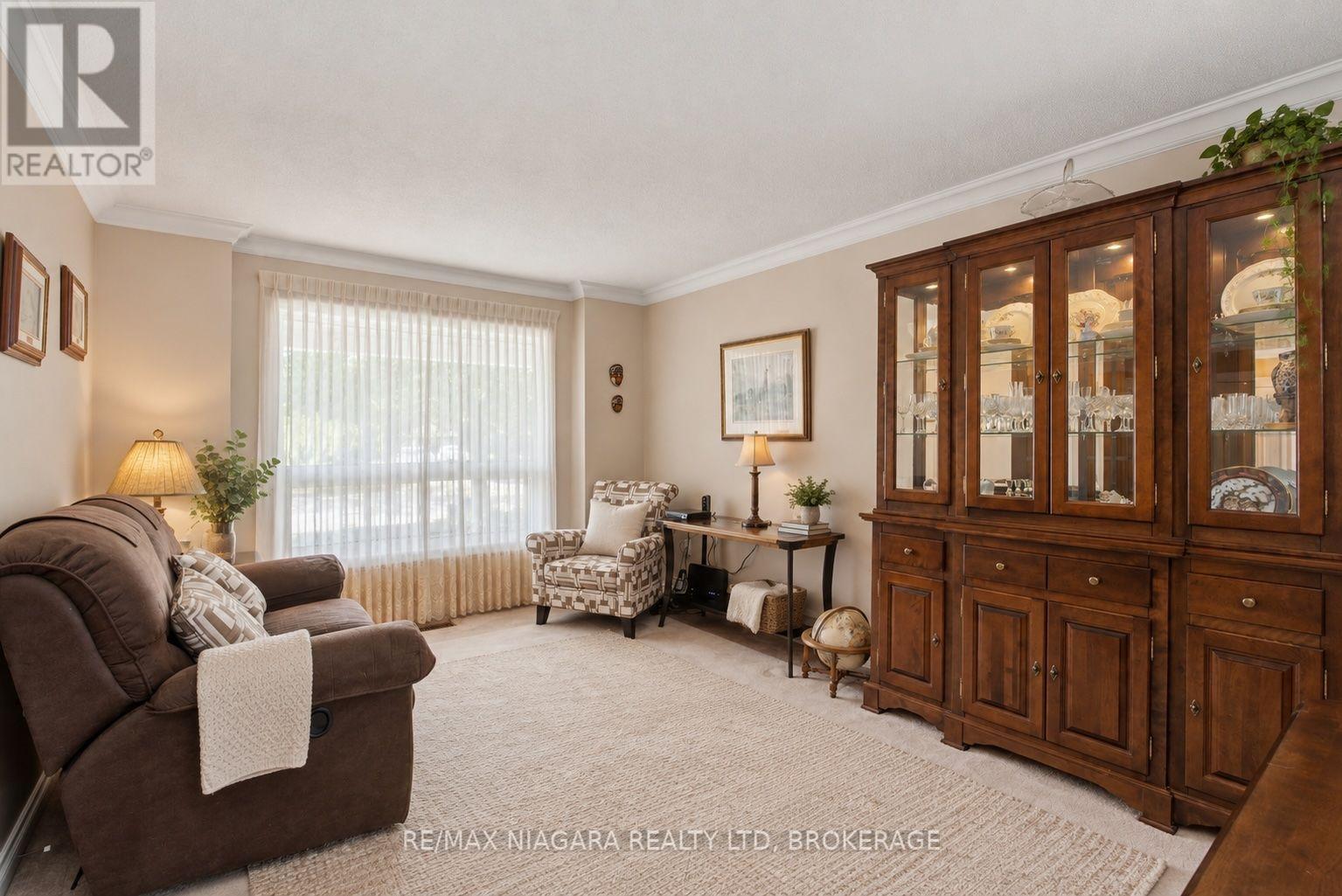Virtually Staged - 5 Thorn Place, St. Catharines (Grapeview), ON
