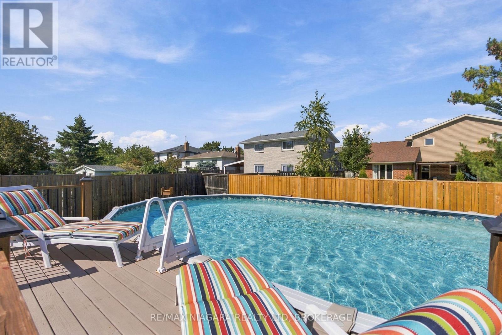 5 Thorn Place, St. Catharines (Grapeview), ON