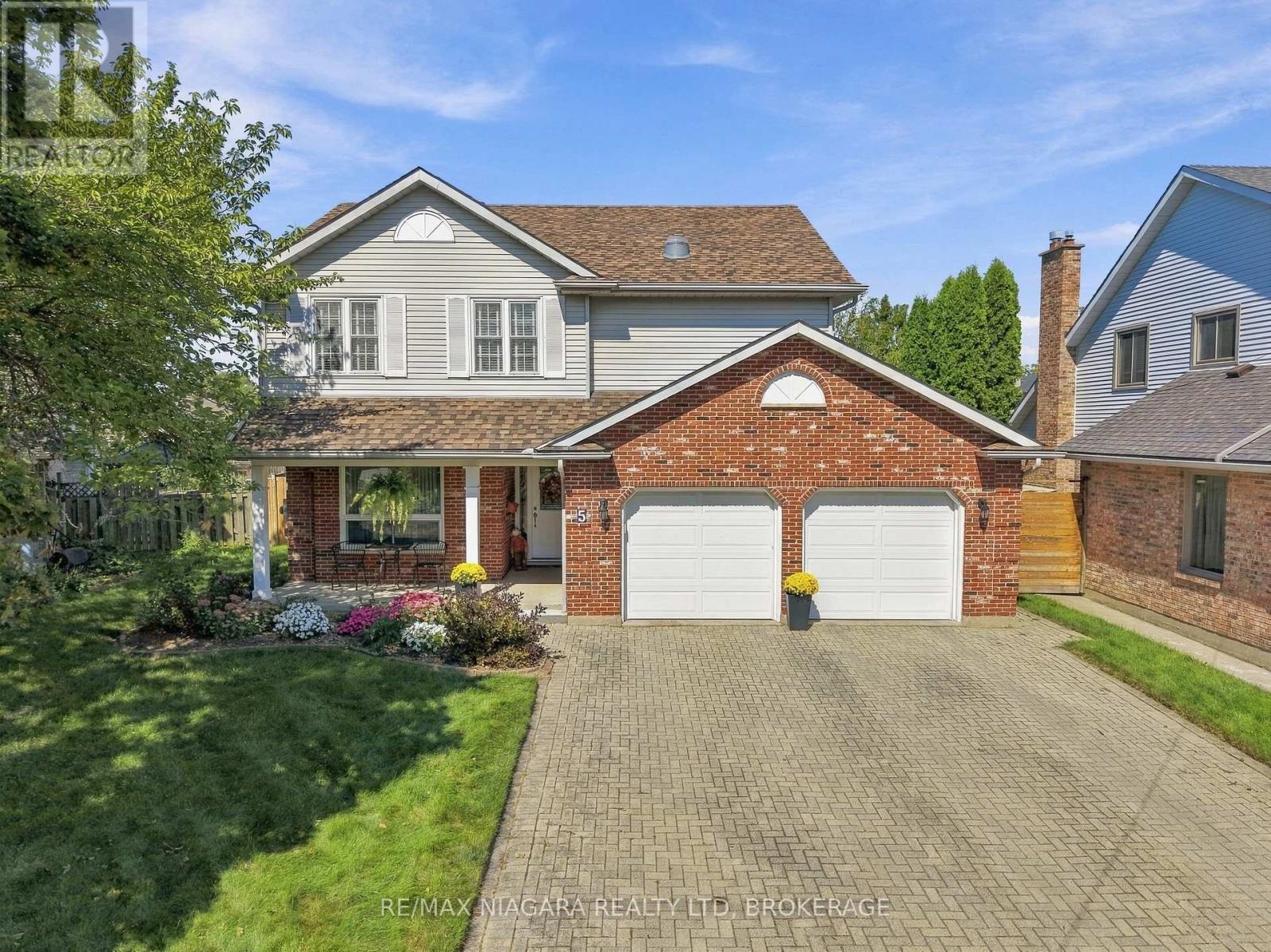 5 Thorn Place, St. Catharines (Grapeview), ON