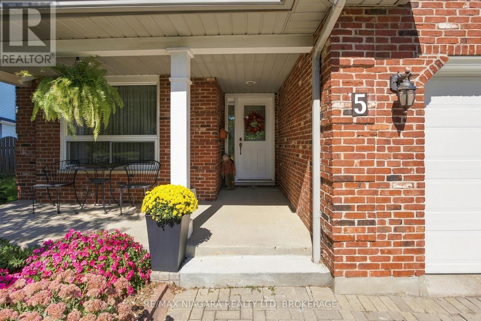 5 Thorn Place, St. Catharines (Grapeview), ON