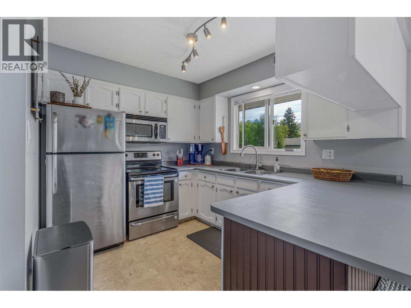 1092 Limestone Crescent, Prince George, BC