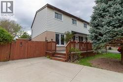 1123 Cardiff COURT Sarnia, ON N7S 4B6