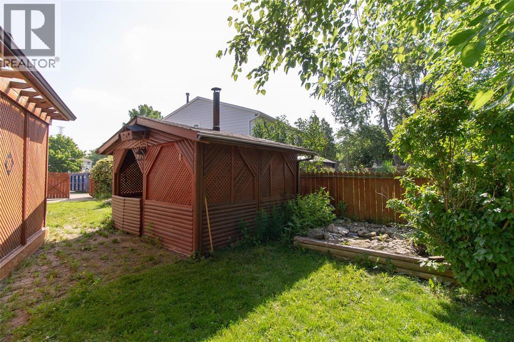 1123 Cardiff Court, Sarnia, ON