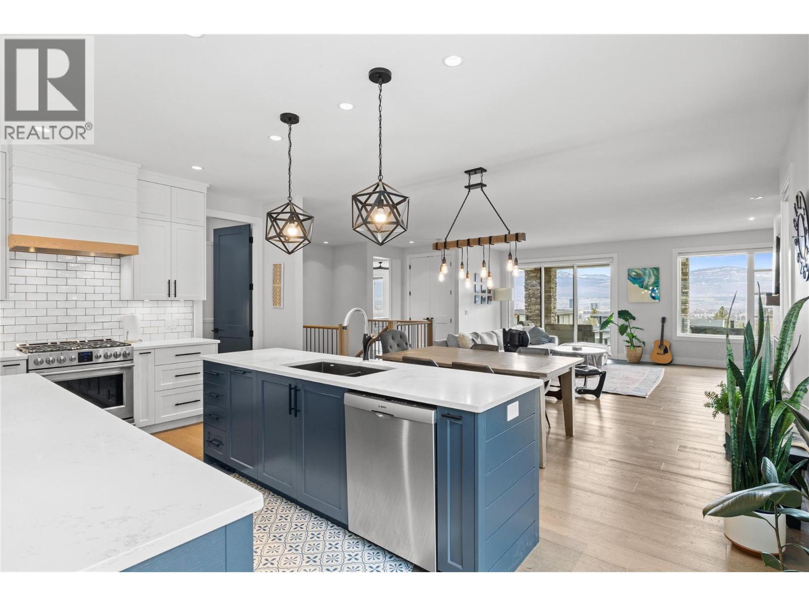 876 Boynton Place, Kelowna, BC