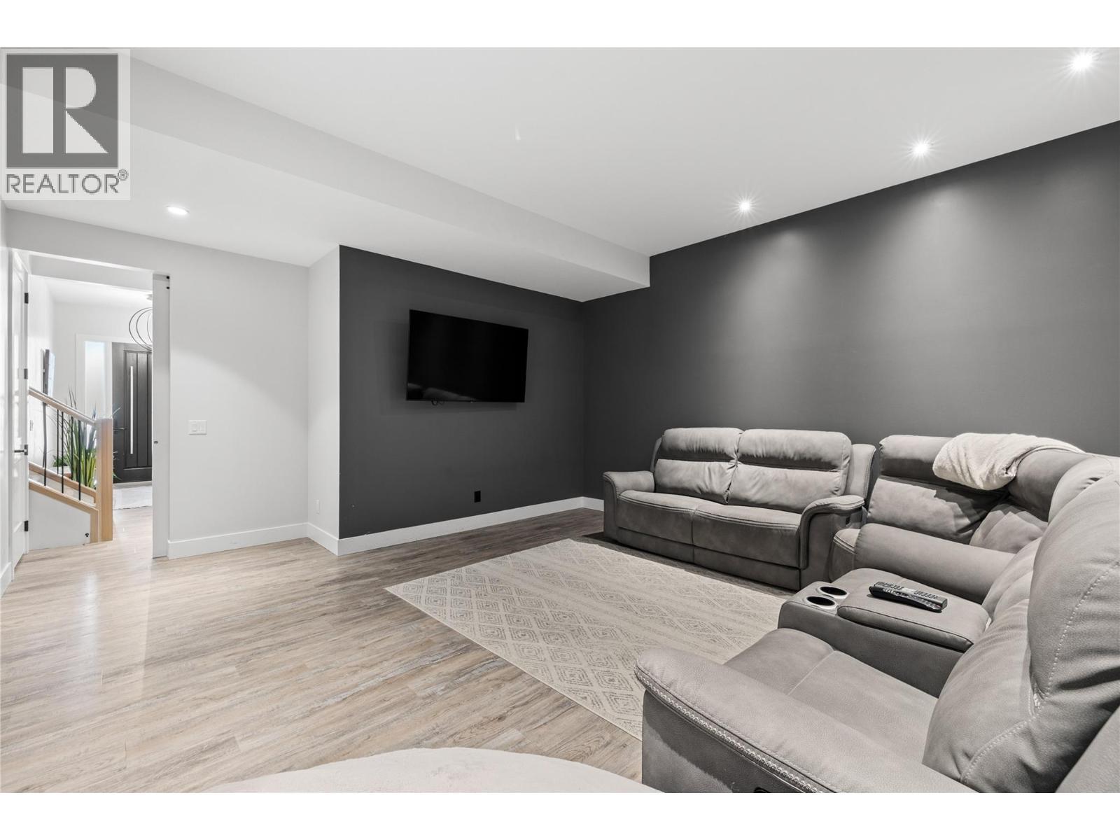 876 Boynton Place, Kelowna, BC