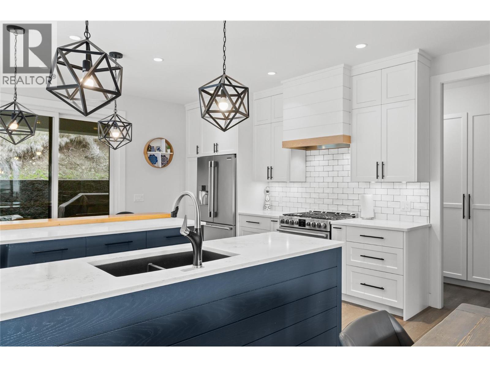 876 Boynton Place, Kelowna, BC