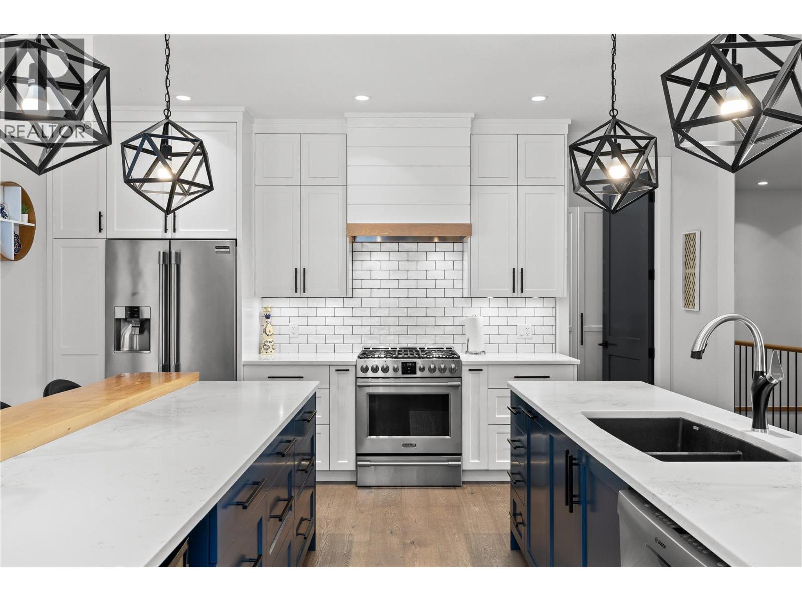 876 Boynton Place, Kelowna, BC