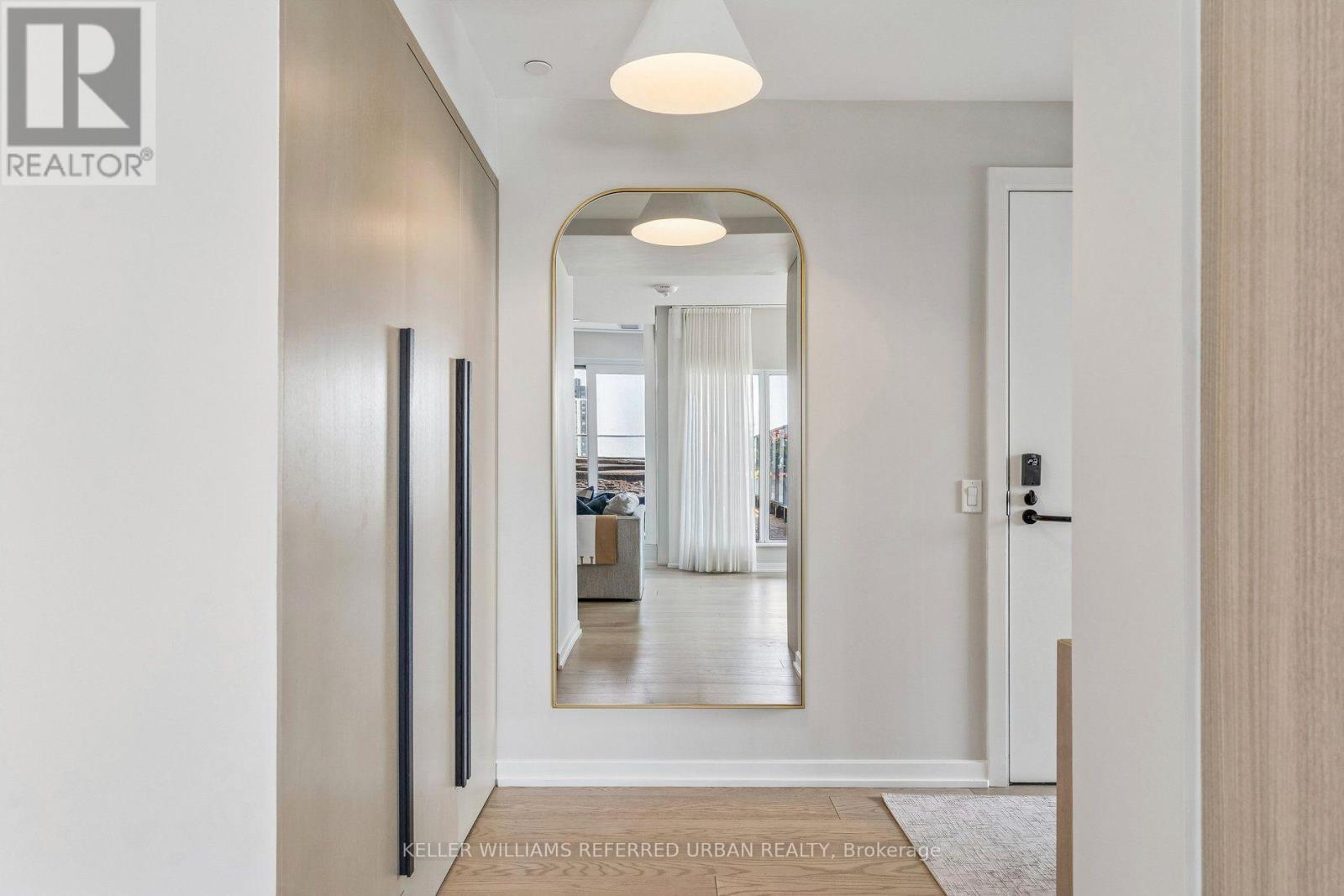 702 - 10 Graphophone Grove, Toronto, ON