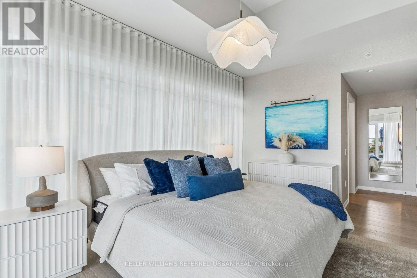 702 - 10 Graphophone Grove, Toronto, ON