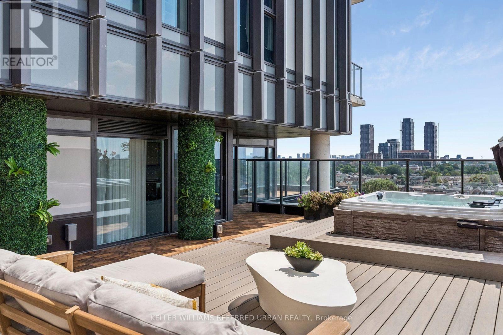 702 - 10 Graphophone Grove, Toronto, ON