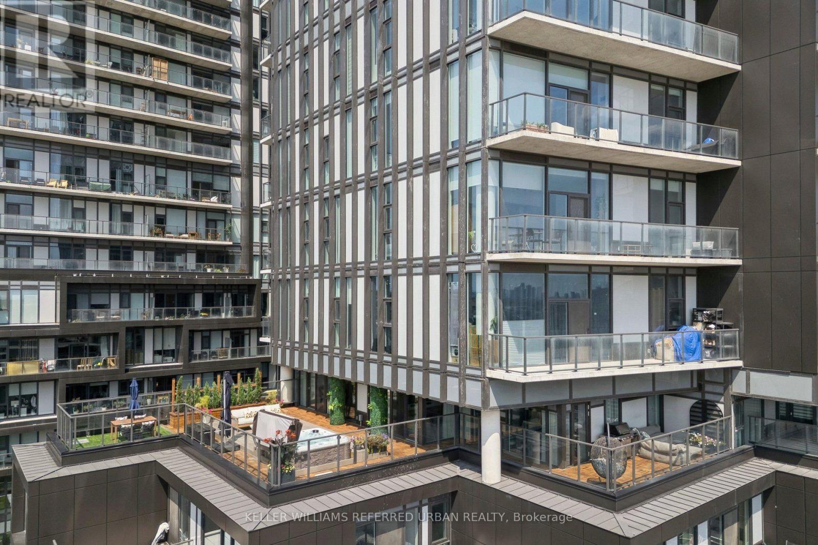 702 - 10 Graphophone Grove, Toronto, ON
