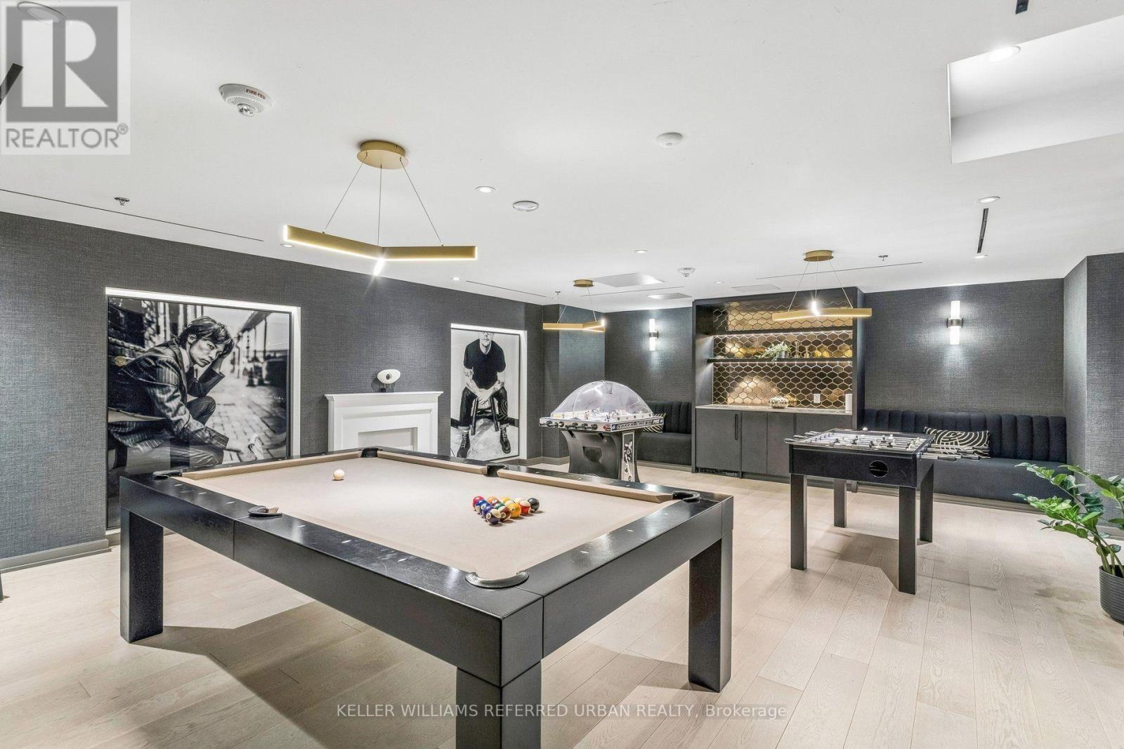 702 - 10 Graphophone Grove, Toronto, ON