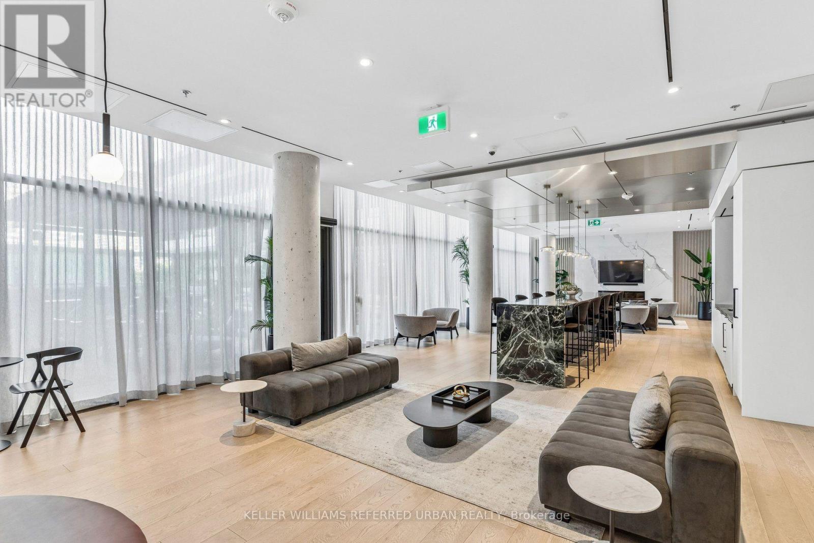 702 - 10 Graphophone Grove, Toronto, ON