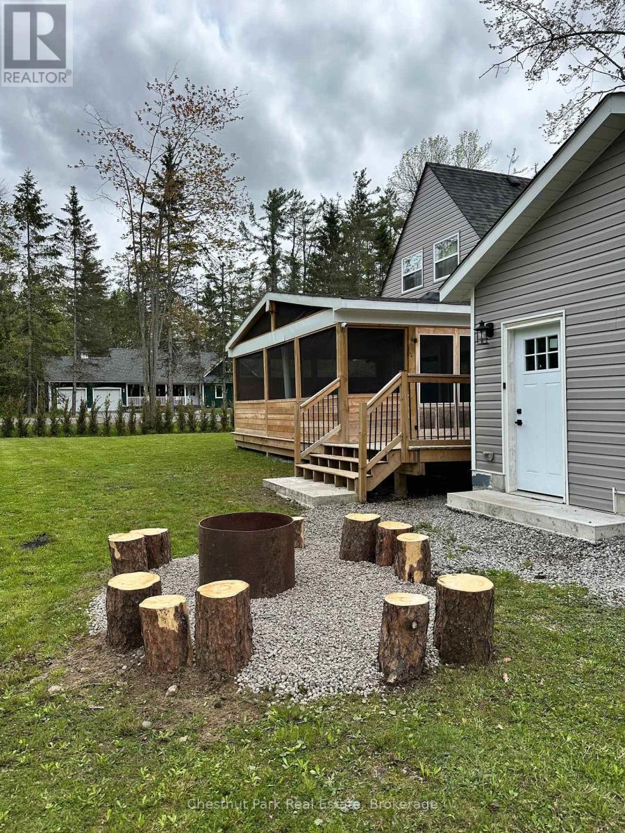 1002 Chippawa Avenue, Gravenhurst (Muskoka (S)), ON