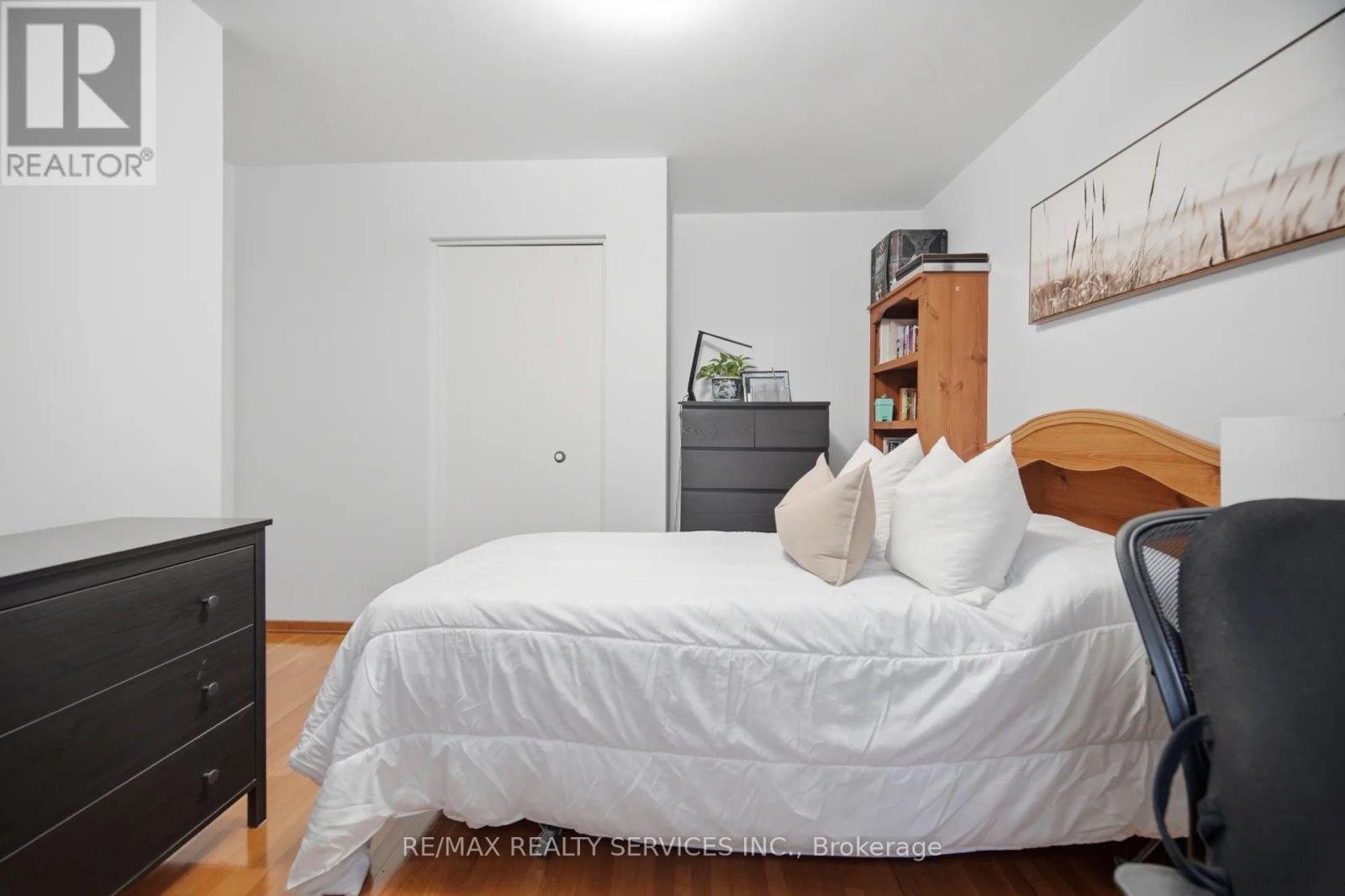 2414 Whaley Drive, Mississauga, ON