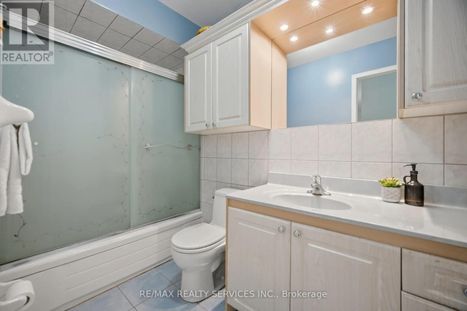2414 Whaley Drive, Mississauga, ON