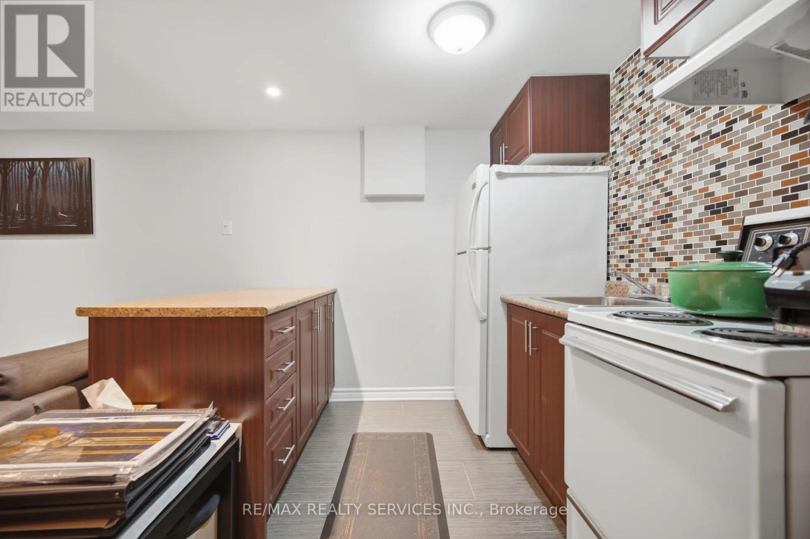 2414 Whaley Drive, Mississauga, ON