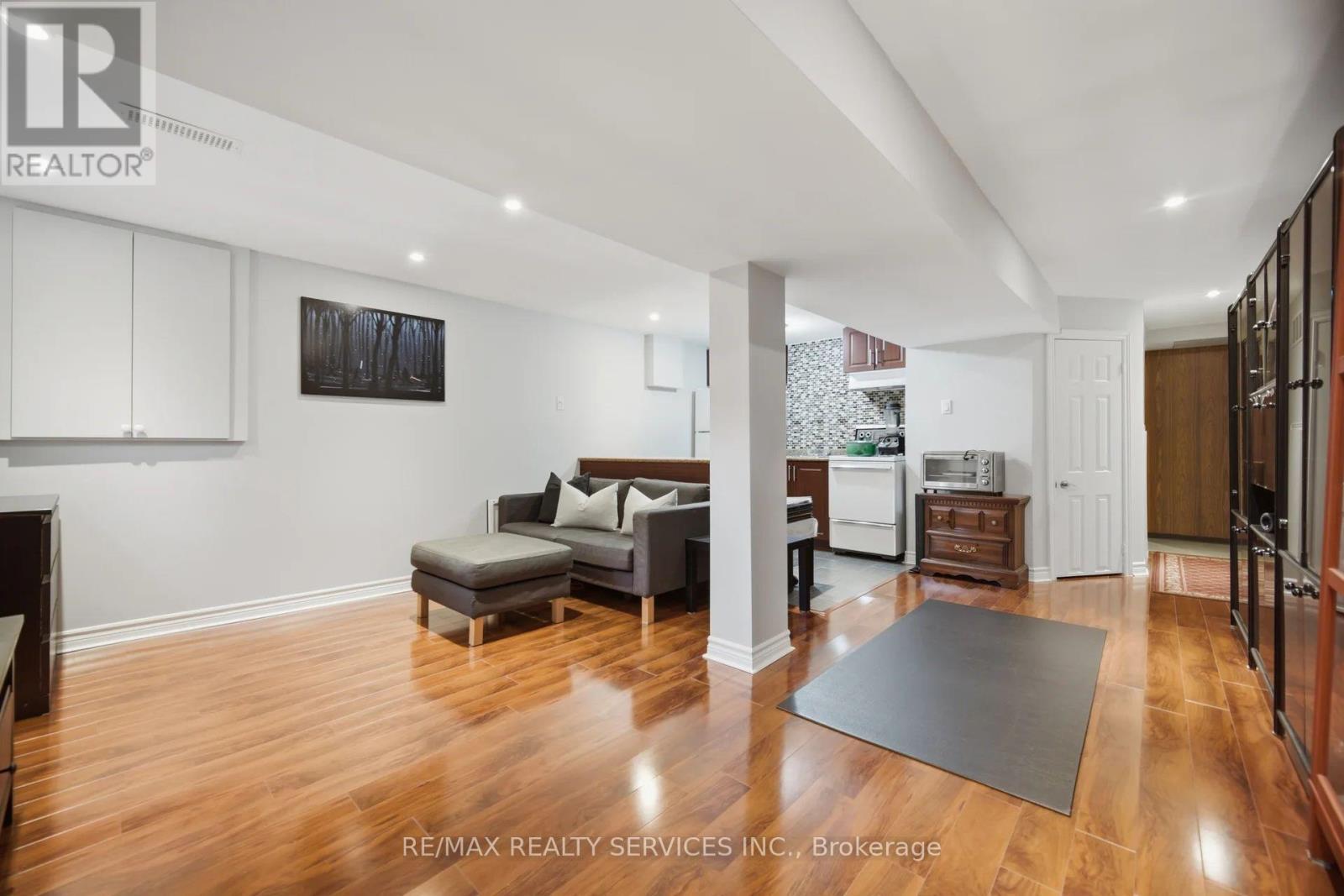 2414 Whaley Drive, Mississauga, ON