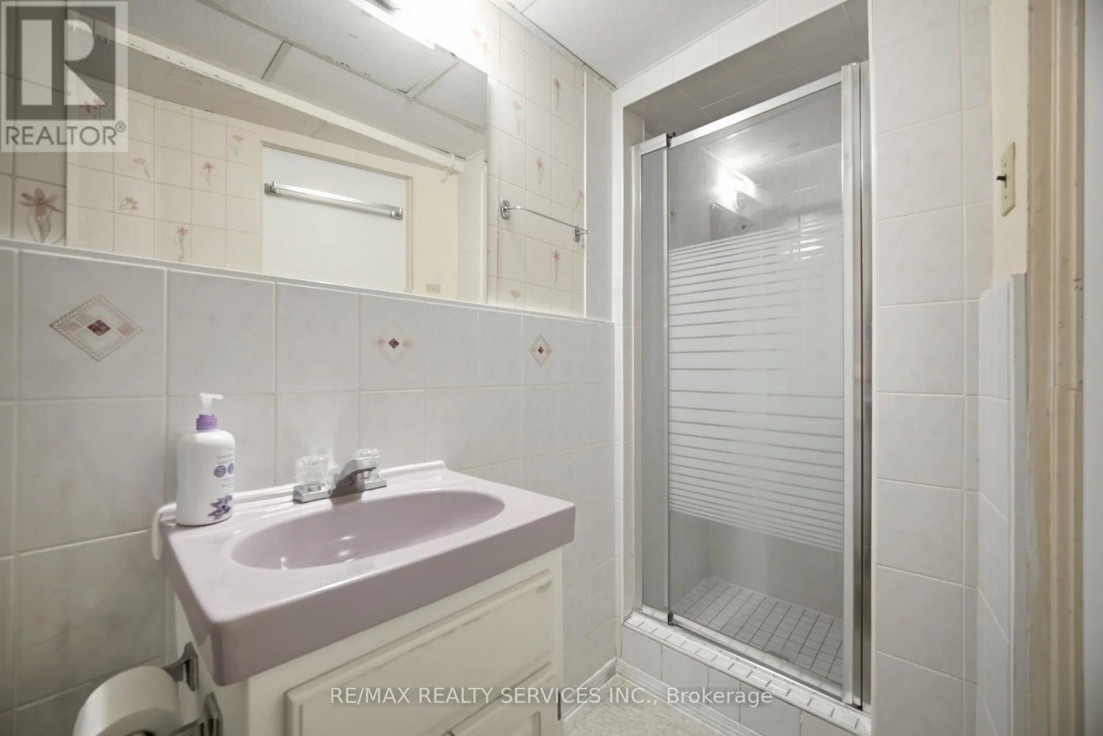 2414 Whaley Drive, Mississauga, ON