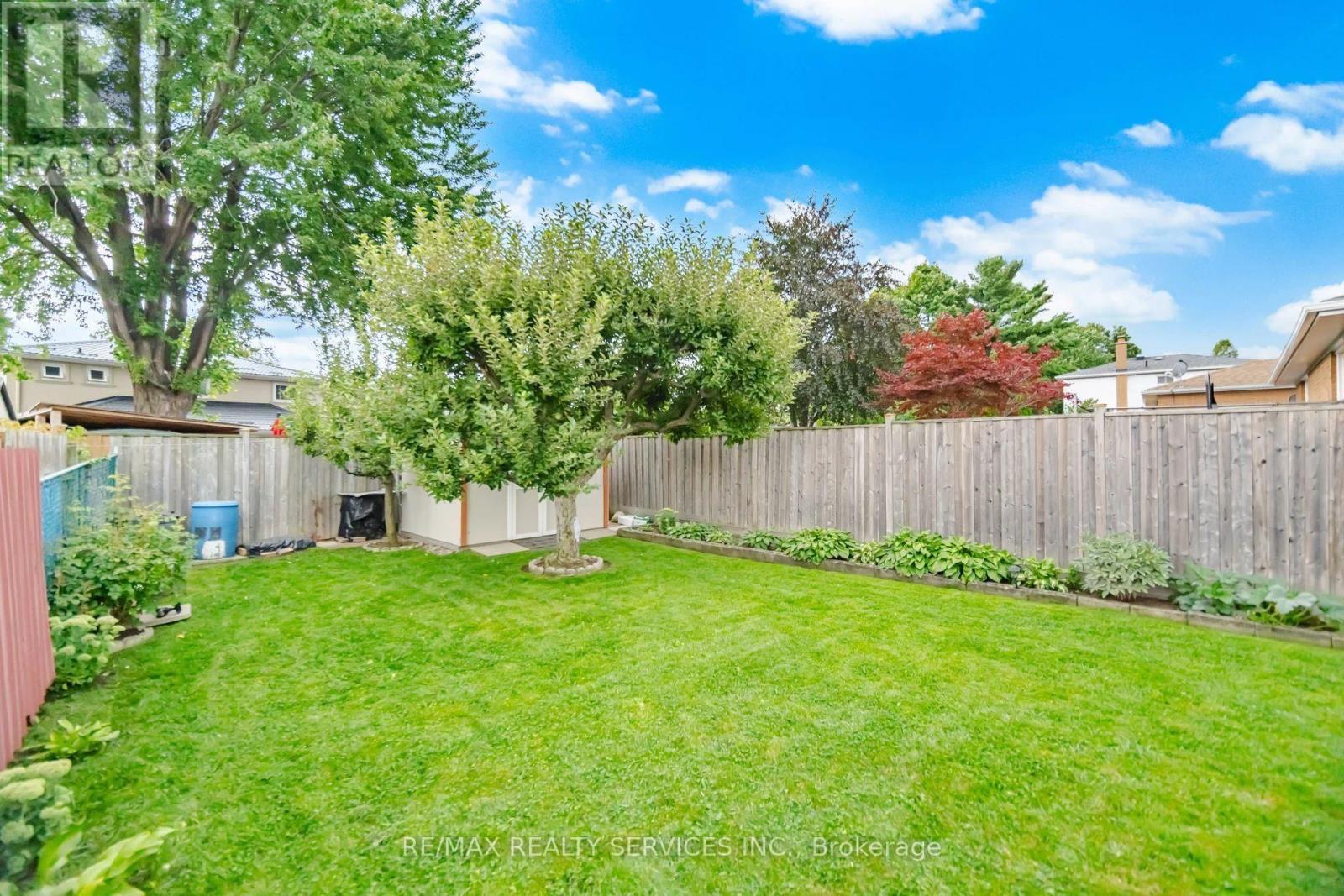 2414 Whaley Drive, Mississauga, ON