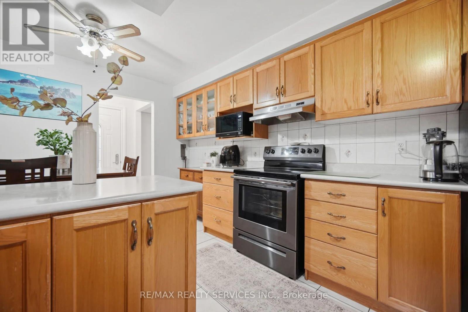 2414 Whaley Drive, Mississauga, ON
