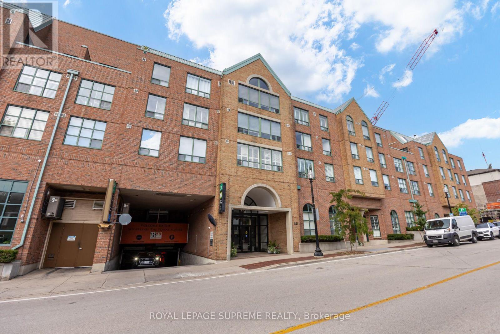 204 - 221 Robinson Street E, Oakville, ON