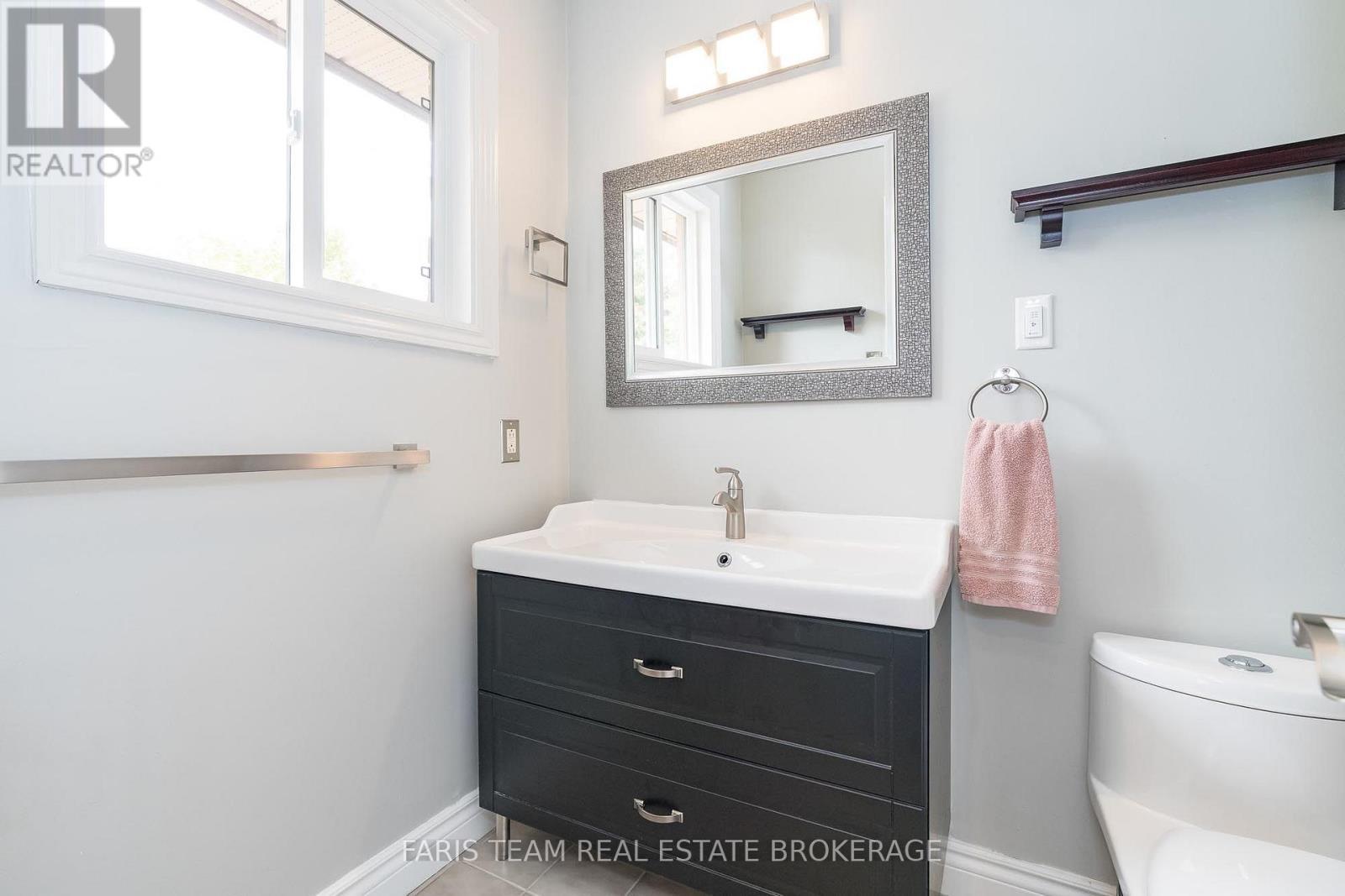 2032 Chantler Street, Innisfil, ON