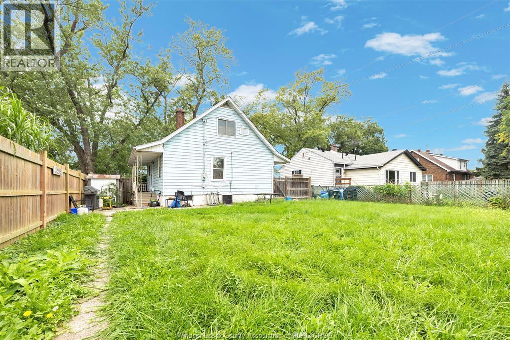 1658 Arthur, Windsor, ON