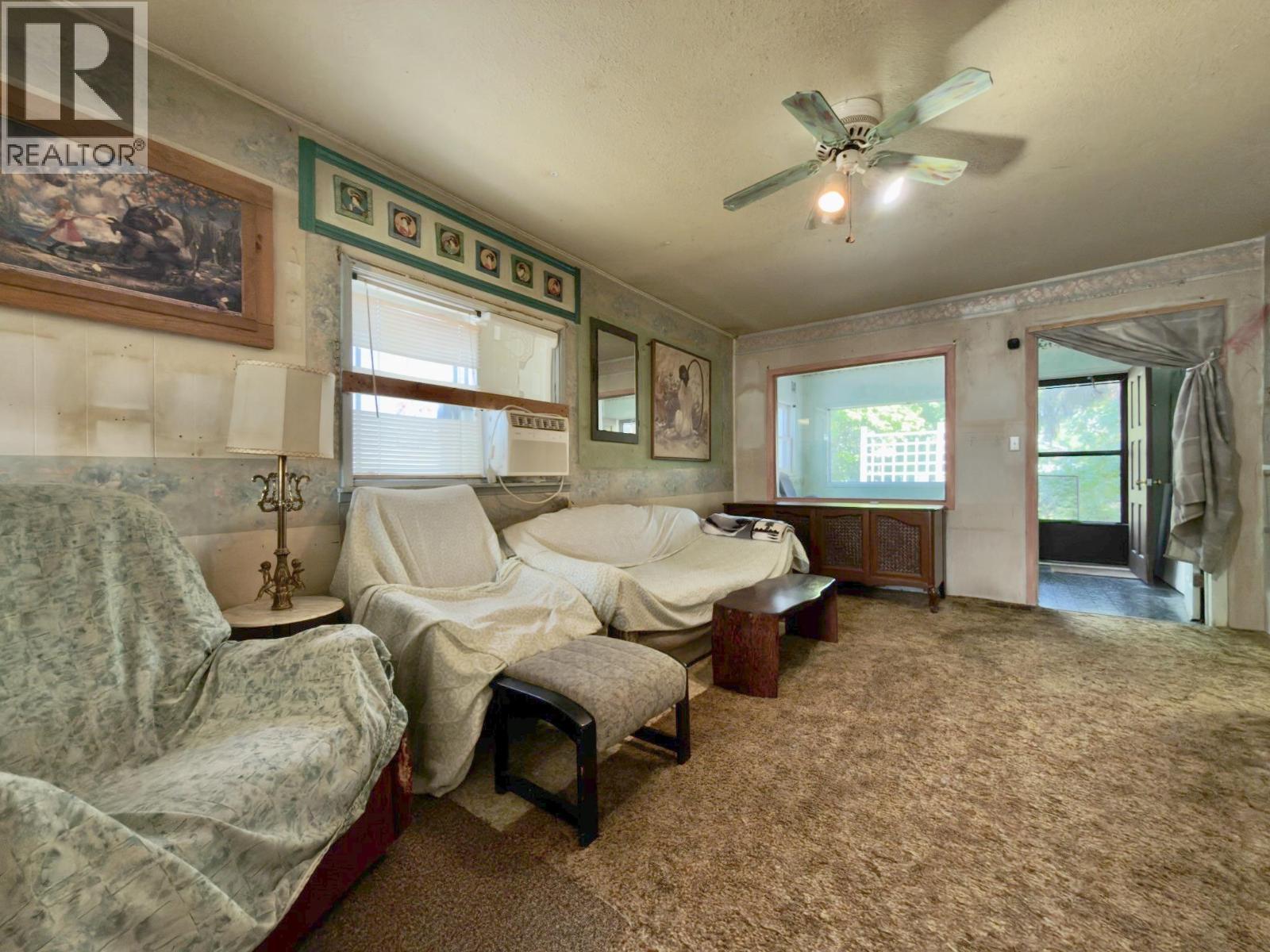 875 Tilton Avenue, Oliver, BC